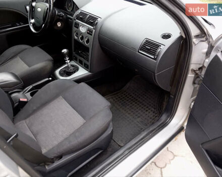 Серый Форд Мондео, объемом двигателя 2 л и пробегом 282 тыс. км за 2550 $, фото 4 на Automoto.ua