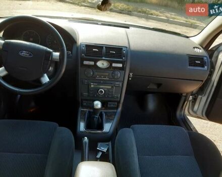 Серый Форд Мондео, объемом двигателя 2 л и пробегом 221 тыс. км за 3800 $, фото 4 на Automoto.ua