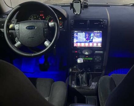 Серый Форд Мондео, объемом двигателя 1.8 л и пробегом 298 тыс. км за 4000 $, фото 11 на Automoto.ua