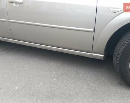 Форд Мондео 2004 в Киеве на Automoto.ua Серый Форд Мондео, объемом двигателя 2 л и пробегом 370 тыс. км за 3300 $, фото 13 на Automoto.ua