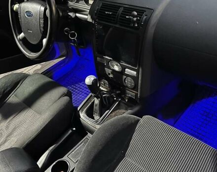 Серый Форд Мондео, объемом двигателя 1.8 л и пробегом 298 тыс. км за 4000 $, фото 10 на Automoto.ua