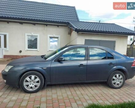 Серый Форд Мондео, объемом двигателя 2 л и пробегом 318 тыс. км за 4800 $, фото 11 на Automoto.ua