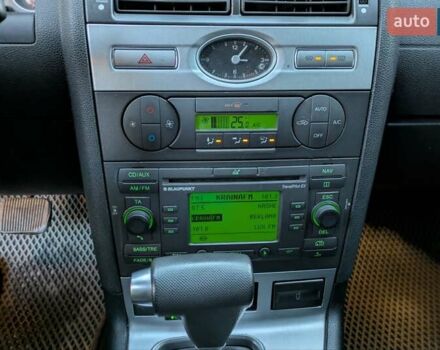 Сірий Форд Мондео, об'ємом двигуна 2 л та пробігом 271 тис. км за 3900 $, фото 9 на Automoto.ua