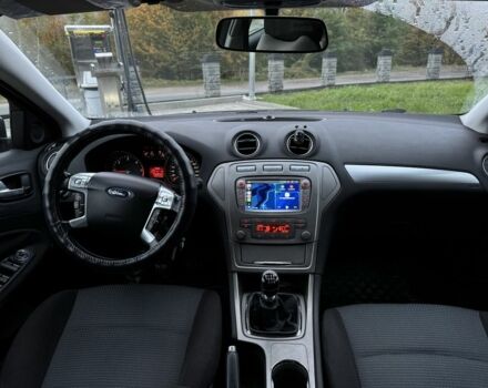 Сірий Форд Мондео, об'ємом двигуна 1.8 л та пробігом 273 тис. км за 6500 $, фото 5 на Automoto.ua