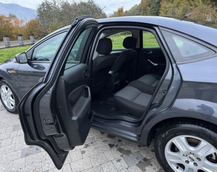 Сірий Форд Мондео, об'ємом двигуна 1.8 л та пробігом 273 тис. км за 6500 $, фото 2 на Automoto.ua