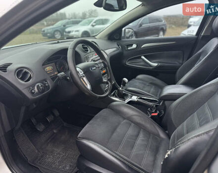 Серый Форд Мондео, объемом двигателя 2 л и пробегом 297 тыс. км за 4999 $, фото 6 на Automoto.ua