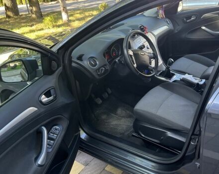 Серый Форд Мондео, объемом двигателя 1.8 л и пробегом 248 тыс. км за 5900 $, фото 6 на Automoto.ua