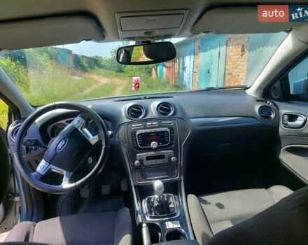 Серый Форд Мондео, объемом двигателя 2 л и пробегом 370 тыс. км за 6100 $, фото 7 на Automoto.ua