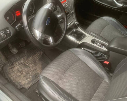 Сірий Форд Мондео, об'ємом двигуна 1.75 л та пробігом 390 тис. км за 5800 $, фото 6 на Automoto.ua