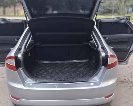 Сірий Форд Мондео, об'ємом двигуна 2 л та пробігом 223 тис. км за 6900 $, фото 2 на Automoto.ua