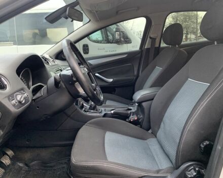 Серый Форд Мондео, объемом двигателя 1.6 л и пробегом 248 тыс. км за 7500 $, фото 5 на Automoto.ua