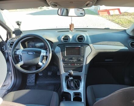 Серый Форд Мондео, объемом двигателя 2 л и пробегом 285 тыс. км за 8400 $, фото 6 на Automoto.ua