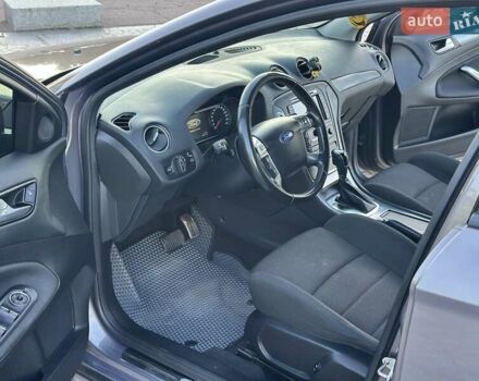 Сірий Форд Мондео, об'ємом двигуна 2 л та пробігом 269 тис. км за 9900 $, фото 8 на Automoto.ua