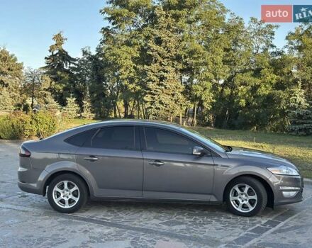 Сірий Форд Мондео, об'ємом двигуна 2 л та пробігом 269 тис. км за 9900 $, фото 2 на Automoto.ua