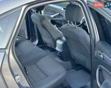 Сірий Форд Мондео, об'ємом двигуна 2 л та пробігом 269 тис. км за 9900 $, фото 13 на Automoto.ua