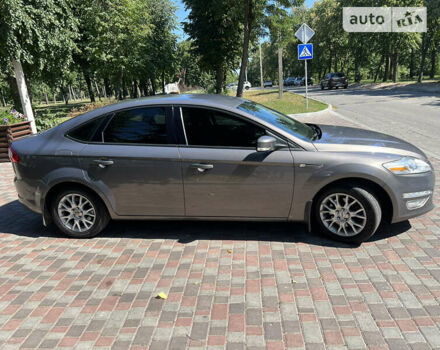 Сірий Форд Мондео, об'ємом двигуна 2 л та пробігом 96 тис. км за 10750 $, фото 7 на Automoto.ua