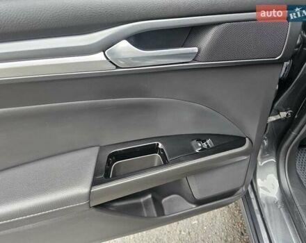 Серый Форд Мондео, объемом двигателя 2 л и пробегом 143 тыс. км за 18000 $, фото 19 на Automoto.ua