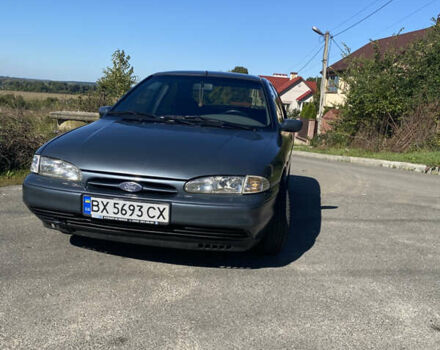 Серый Форд Мондео, объемом двигателя 1.8 л и пробегом 365 тыс. км за 2000 $, фото 1 на Automoto.ua