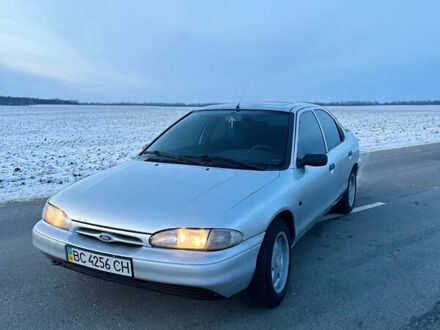 Форд Мондео 1994 в Буске на Automoto.ua Серый Форд Мондео, объемом двигателя 1.6 л и пробегом 300 тыс. км за 2000 $, фото 1 на Automoto.ua
