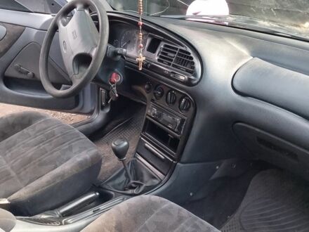 Сірий Форд Мондео, об'ємом двигуна 1.6 л та пробігом 300 тис. км за 1200 $, фото 1 на Automoto.ua