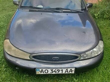 Форд Мондео 1996 в Межгорье на Automoto.ua Серый Форд Мондео, объемом двигателя 1.8 л и пробегом 300 тыс. км за 1200 $, фото 1 на Automoto.ua