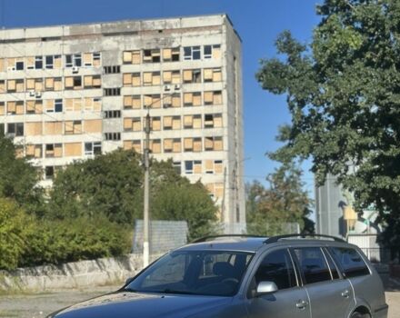 Сірий Форд Мондео, об'ємом двигуна 2 л та пробігом 300 тис. км за 1653 $, фото 1 на Automoto.ua