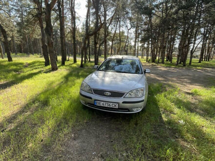 Сірий Форд Мондео, об'ємом двигуна 2 л та пробігом 200 тис. км за 5500 $, фото 1 на Automoto.ua