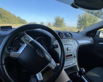 Серый Форд Мондео, объемом двигателя 1.75 л и пробегом 250 тыс. км за 5800 $, фото 1 на Automoto.ua