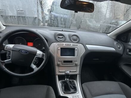 Серый Форд Мондео, объемом двигателя 2 л и пробегом 316 тыс. км за 5000 $, фото 1 на Automoto.ua