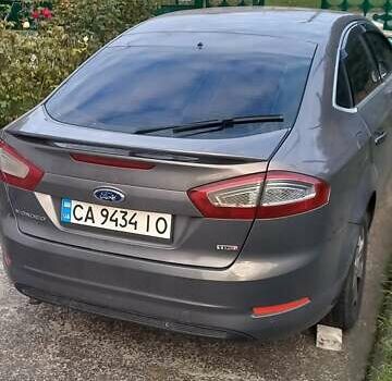 Серый Форд Мондео, объемом двигателя 2 л и пробегом 257 тыс. км за 4888 $, фото 1 на Automoto.ua