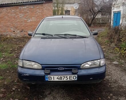 Синій Форд Мондео, об'ємом двигуна 1.8 л та пробігом 200 тис. км за 999 $, фото 2 на Automoto.ua