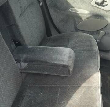 Синий Форд Мондео, объемом двигателя 1.8 л и пробегом 393 тыс. км за 1650 $, фото 4 на Automoto.ua