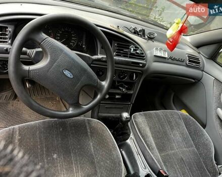 Синий Форд Мондео, объемом двигателя 1.6 л и пробегом 250 тыс. км за 1500 $, фото 2 на Automoto.ua