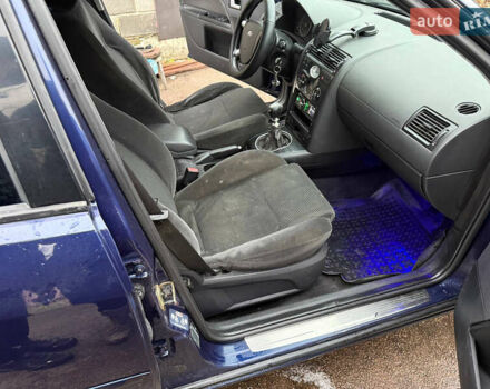 Синий Форд Мондео, объемом двигателя 2 л и пробегом 321 тыс. км за 2800 $, фото 8 на Automoto.ua