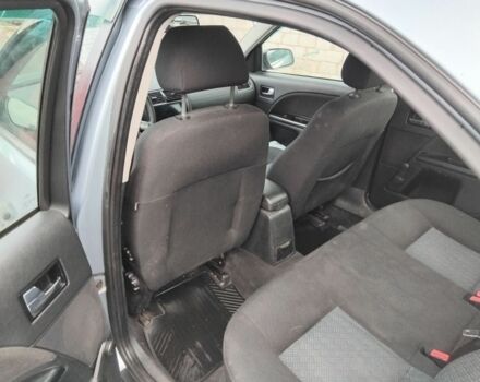 Синий Форд Мондео, объемом двигателя 1.8 л и пробегом 258 тыс. км за 3500 $, фото 4 на Automoto.ua