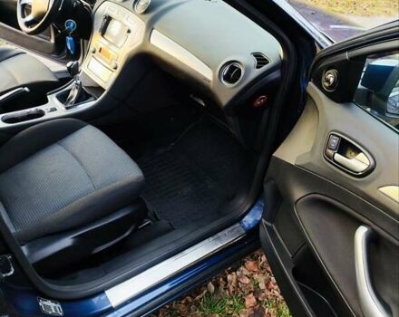 Синій Форд Мондео, об'ємом двигуна 1.8 л та пробігом 228 тис. км за 7000 $, фото 15 на Automoto.ua