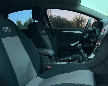 Синій Форд Мондео, об'ємом двигуна 2 л та пробігом 192 тис. км за 7500 $, фото 16 на Automoto.ua