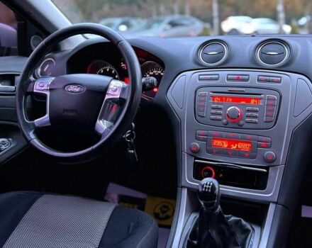 Синій Форд Мондео, об'ємом двигуна 2 л та пробігом 192 тис. км за 7500 $, фото 17 на Automoto.ua