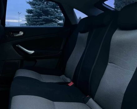 Синій Форд Мондео, об'ємом двигуна 2 л та пробігом 192 тис. км за 7500 $, фото 18 на Automoto.ua