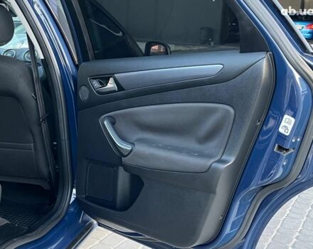 Синий Форд Мондео, объемом двигателя 1.6 л и пробегом 304 тыс. км за 9350 $, фото 18 на Automoto.ua