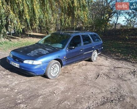 Синий Форд Мондео, объемом двигателя 1.8 л и пробегом 300 тыс. км за 999 $, фото 10 на Automoto.ua