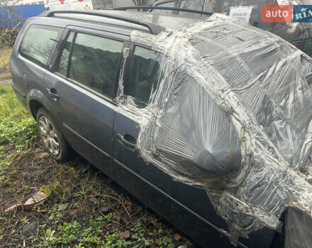 Синий Форд Мондео, объемом двигателя 2 л и пробегом 350 тыс. км за 3200 $, фото 1 на Automoto.ua