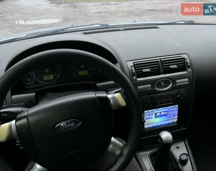 Синий Форд Мондео, объемом двигателя 2 л и пробегом 300 тыс. км за 2399 $, фото 13 на Automoto.ua