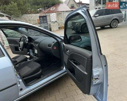 Синий Форд Мондео, объемом двигателя 2 л и пробегом 300 тыс. км за 2399 $, фото 8 на Automoto.ua