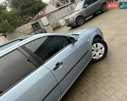 Синий Форд Мондео, объемом двигателя 2 л и пробегом 300 тыс. км за 2399 $, фото 1 на Automoto.ua