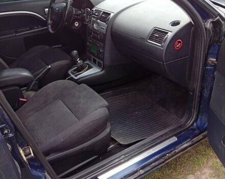 Синий Форд Мондео, объемом двигателя 2 л и пробегом 338 тыс. км за 3000 $, фото 5 на Automoto.ua