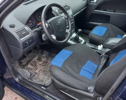 Синій Форд Мондео, об'ємом двигуна 2 л та пробігом 214 тис. км за 3900 $, фото 4 на Automoto.ua