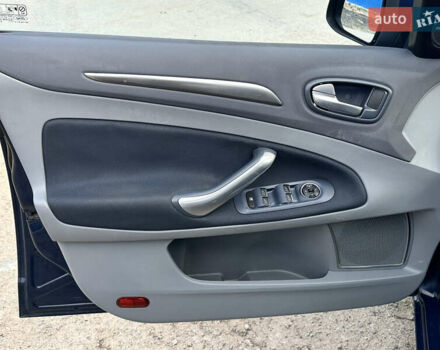 Синий Форд Мондео, объемом двигателя 2 л и пробегом 284 тыс. км за 6250 $, фото 7 на Automoto.ua