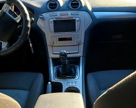 Синий Форд Мондео, объемом двигателя 2 л и пробегом 133 тыс. км за 7500 $, фото 6 на Automoto.ua