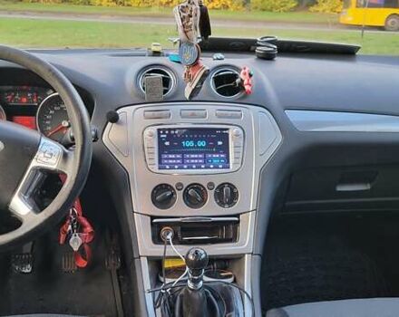 Синий Форд Мондео, объемом двигателя 2 л и пробегом 380 тыс. км за 3000 $, фото 5 на Automoto.ua